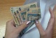 Более четверти работающего населения Украины получает зарплату "в конверте"